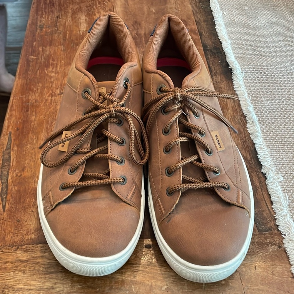 Levi’s brown mens size 10.5 sneakers
